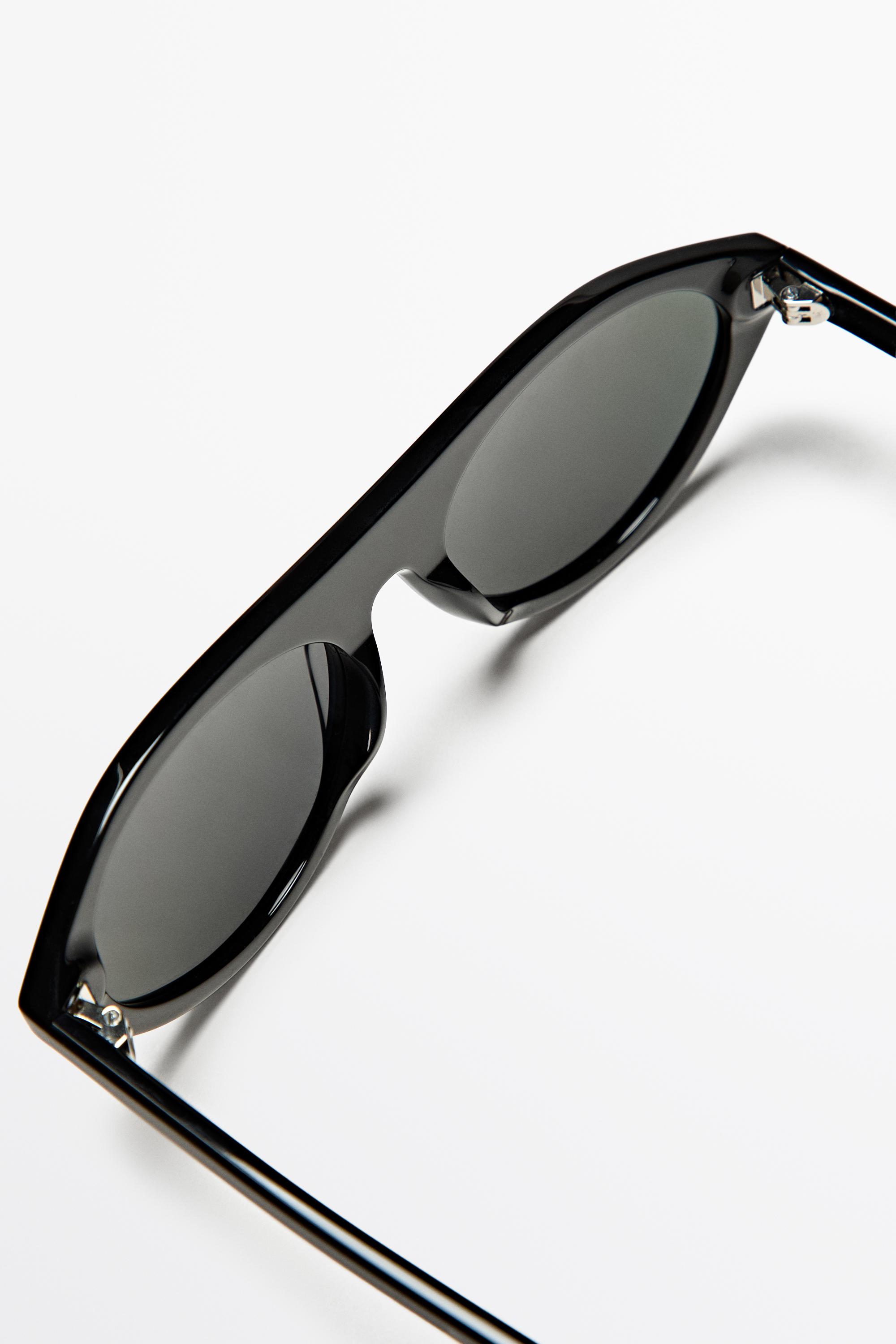 Lunettes de soleil ovales