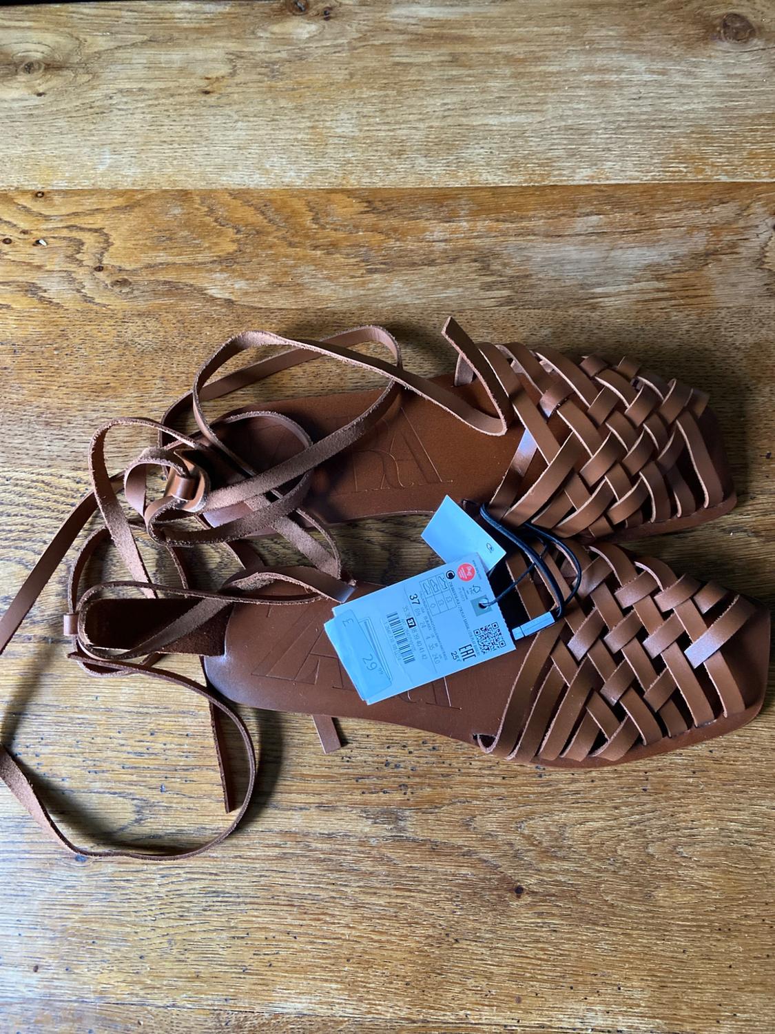 TIED LEATHER FLAT SANDALS - Image 4