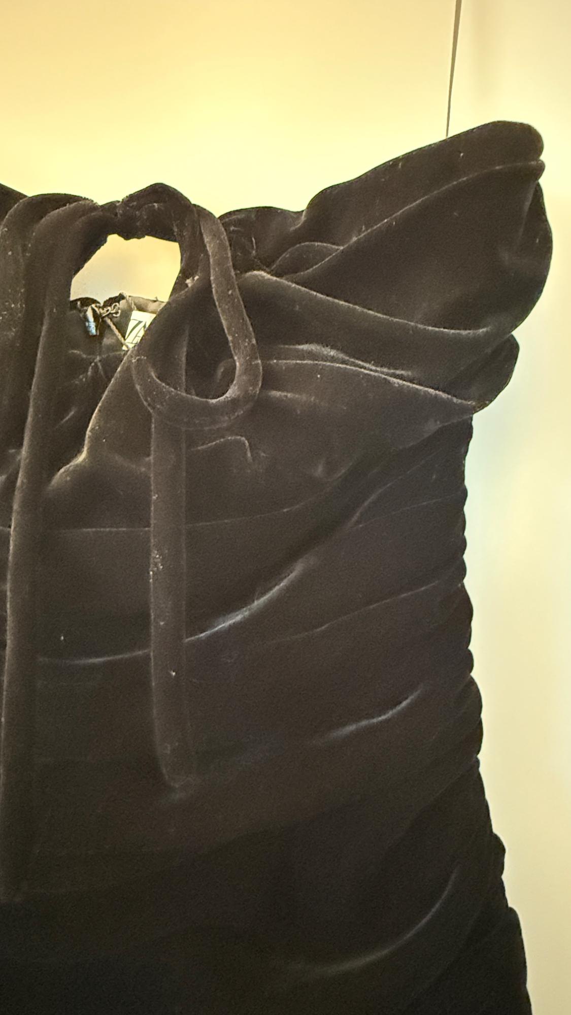 LIMITED EDITION VELVET DRESS - Image 3