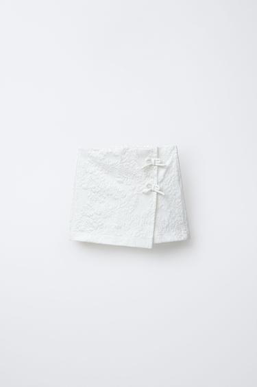 FALDA BERMUDA TEXTURA LAZOS - Blanco roto de Zara