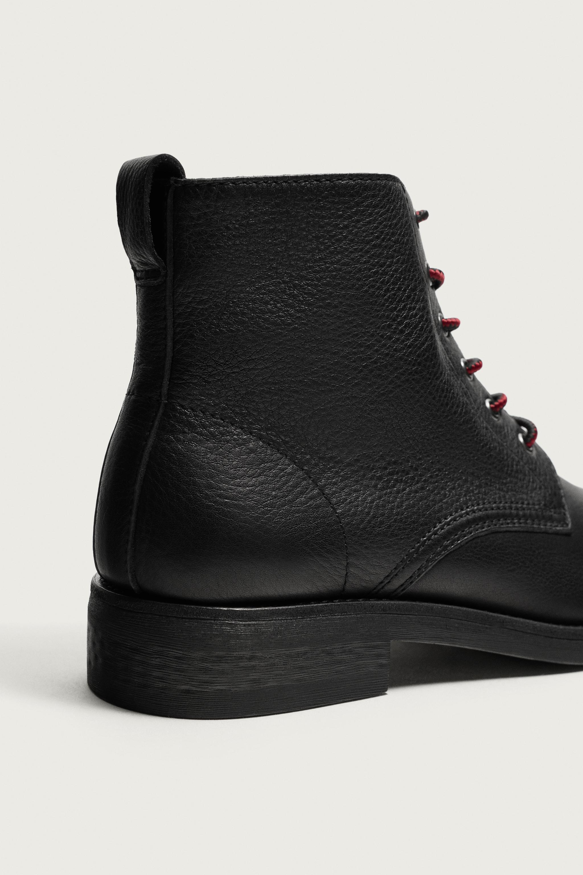 BOTTINES EN CUIR À LACETS