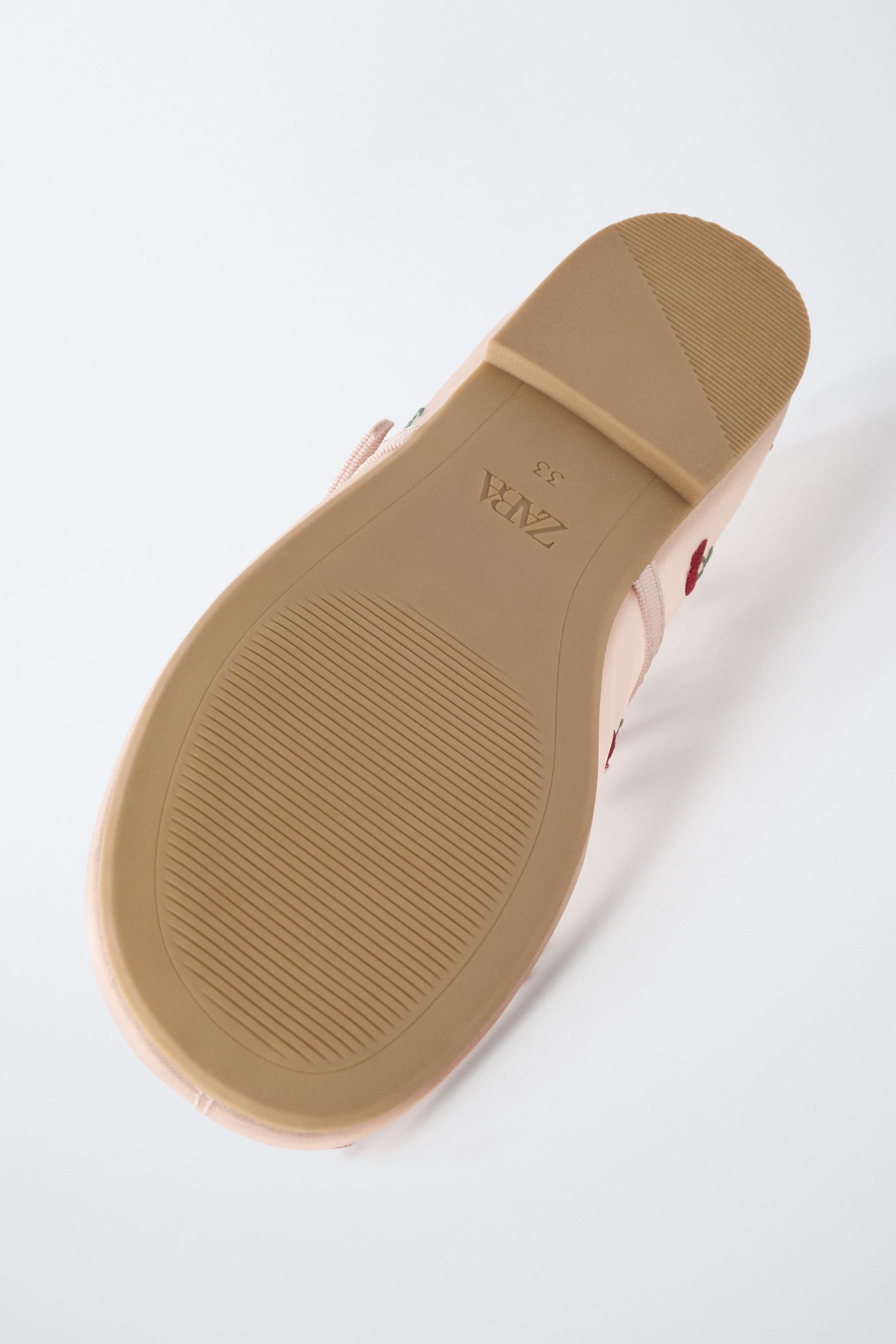 Обувь Zara CHERRY EMBROIDERED BALLET FLATS — фото 7