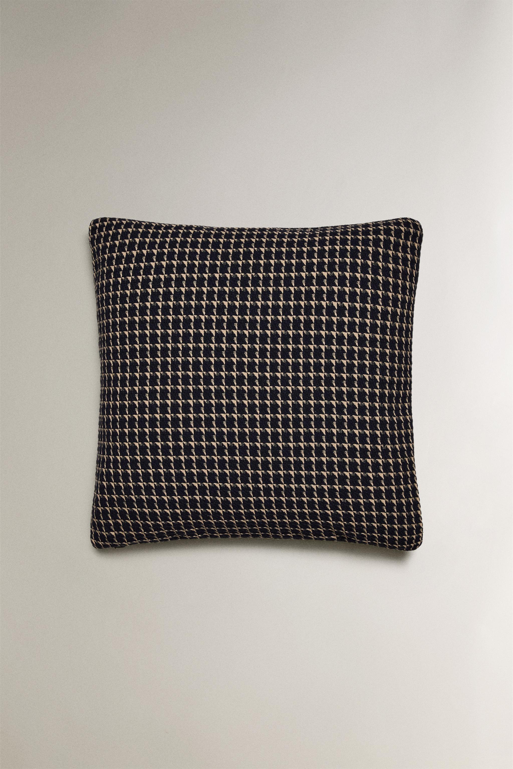 TEXTURED THROW PILLOW COVER