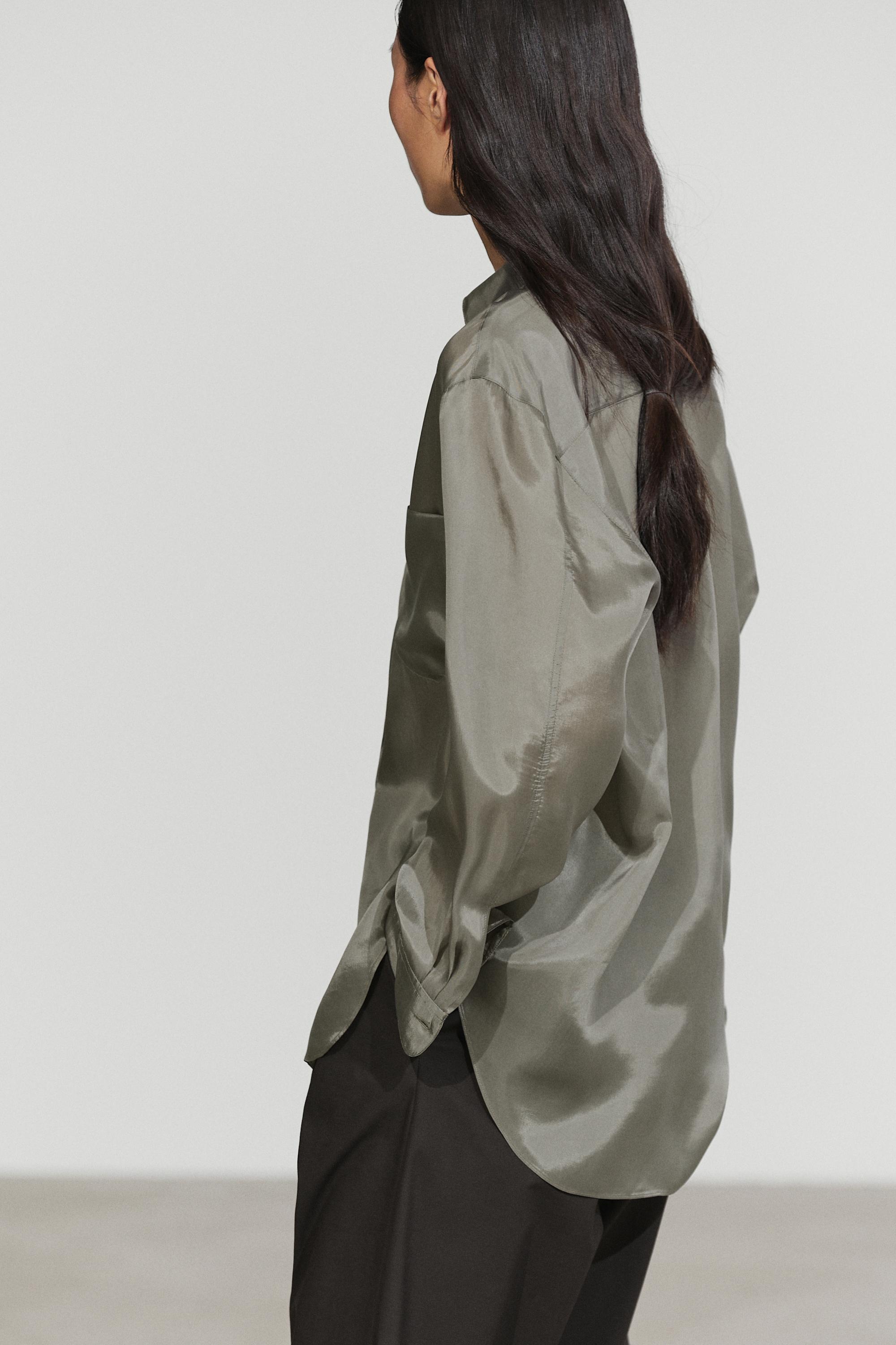Flowing shirt with pocket detail