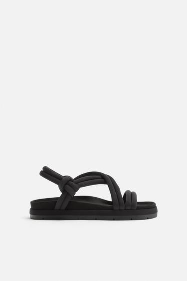 Sandalia Tiras Cruzadas - Negro de Zara