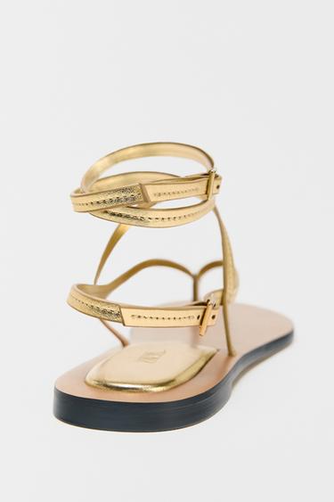 SANDALES À BRIDES EN CUIR EFFET MÉTALLISÉ - Or de Zara - Image 4