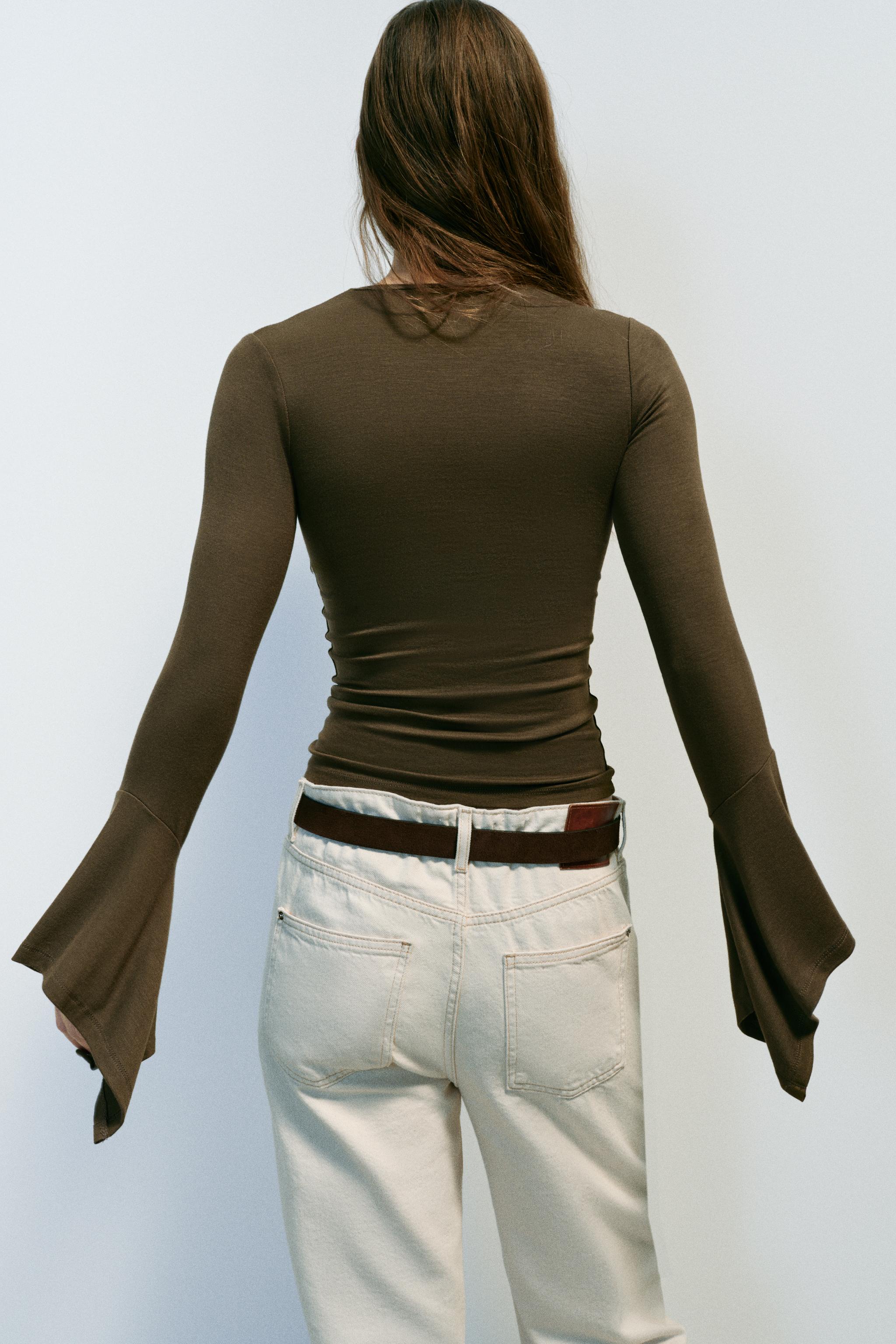 RUFFLE SLEEVE T-SHIRT