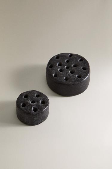 KENZAN FLOWER HOLDER - Black by Zara - Image 1