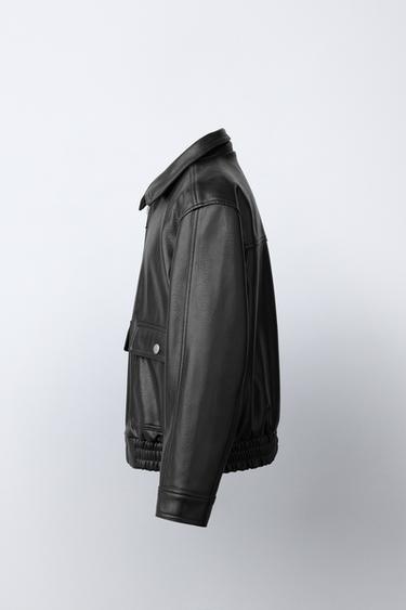 BLOUSON EN MATIÈRE SYNTHÉTIQUE À POCHES - Noir de Zara - Image 2