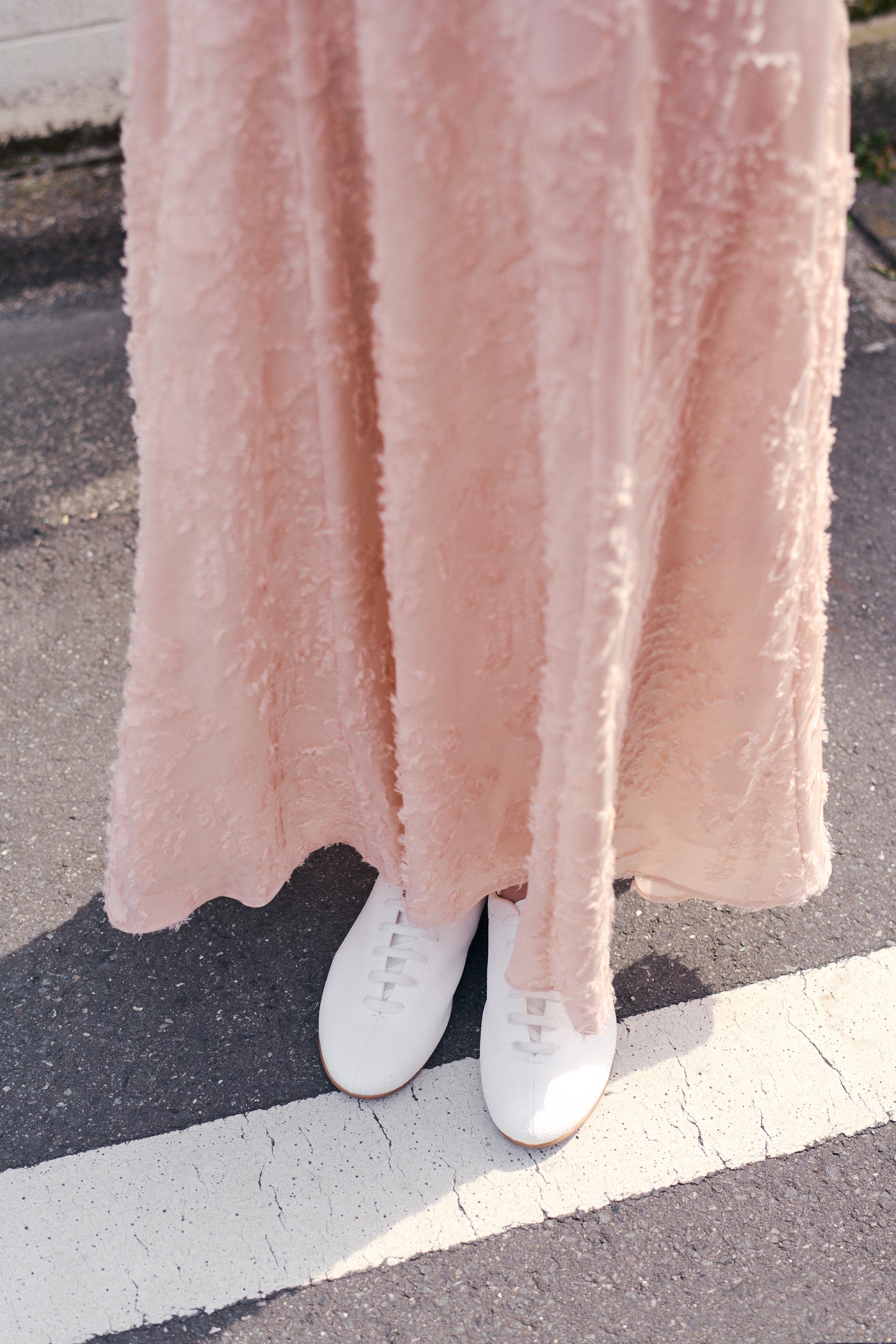 ZARA 完売品 ホルターネック構造ワンピース S ピンクベージュ 新作 ZARA 完売品 ホルターネック構造ワンピース S ピンクベージュ