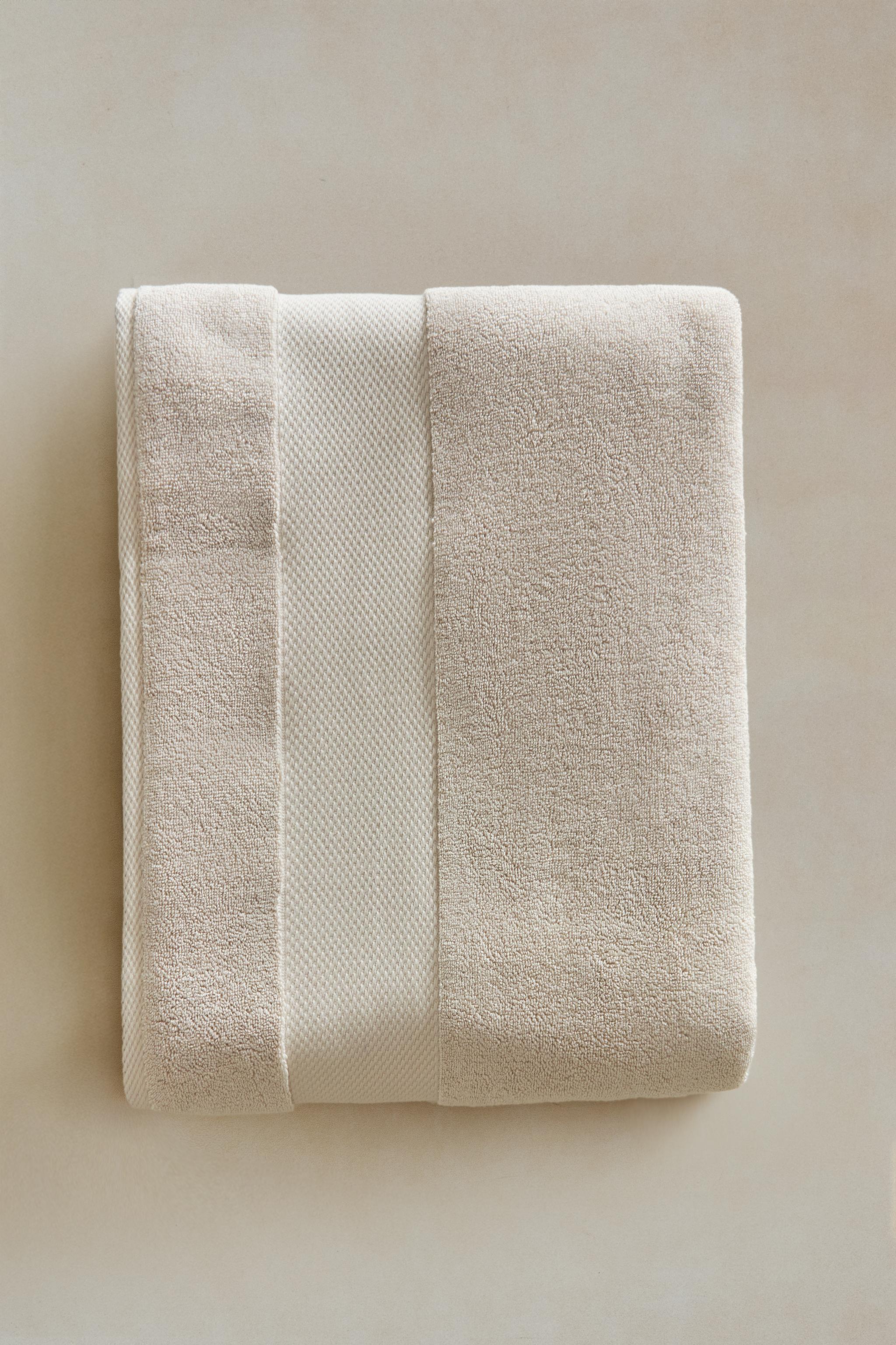 EXTRA SOFT BATH TOWEL (800 GXM²)