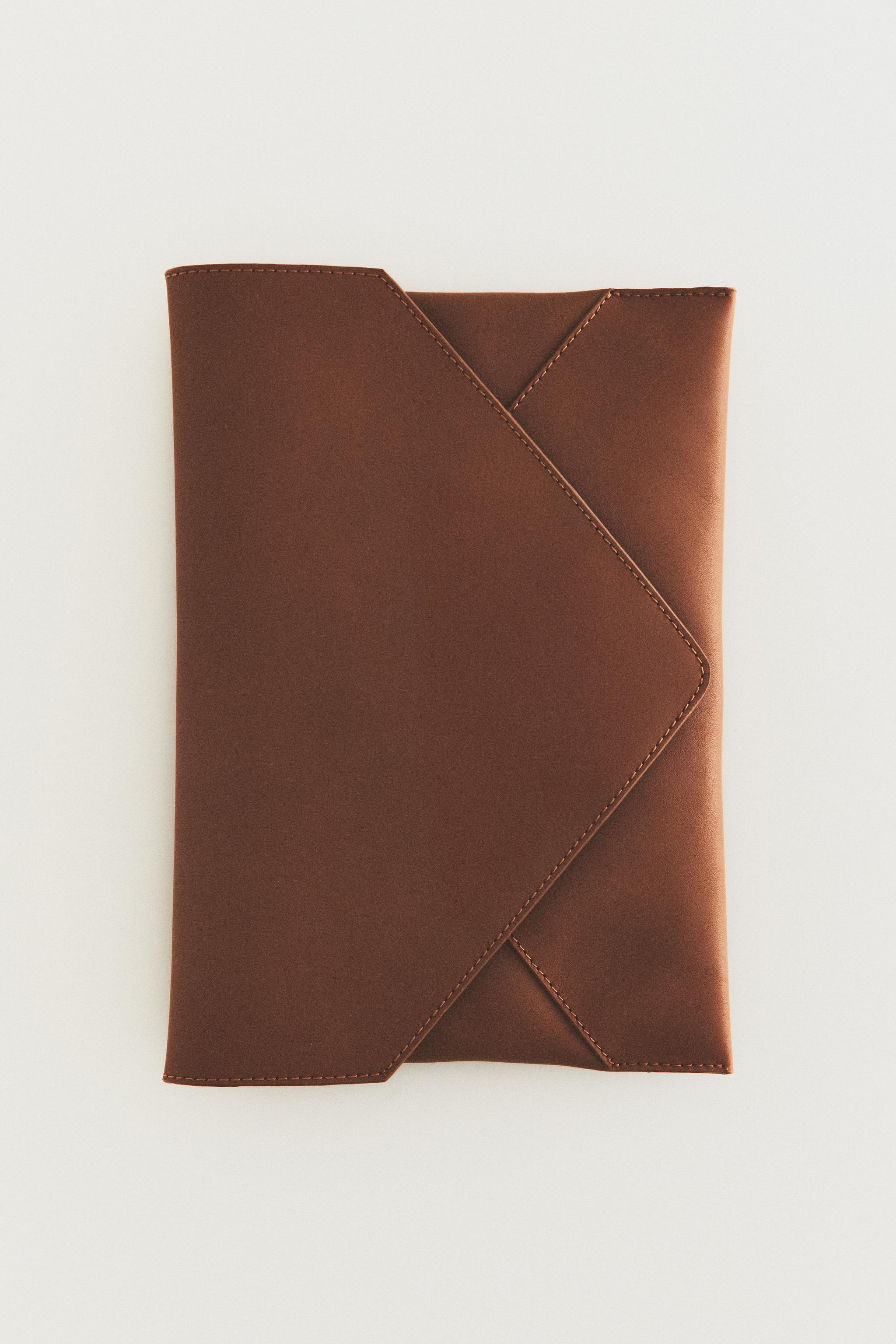 ORGANIZER CLUTCH