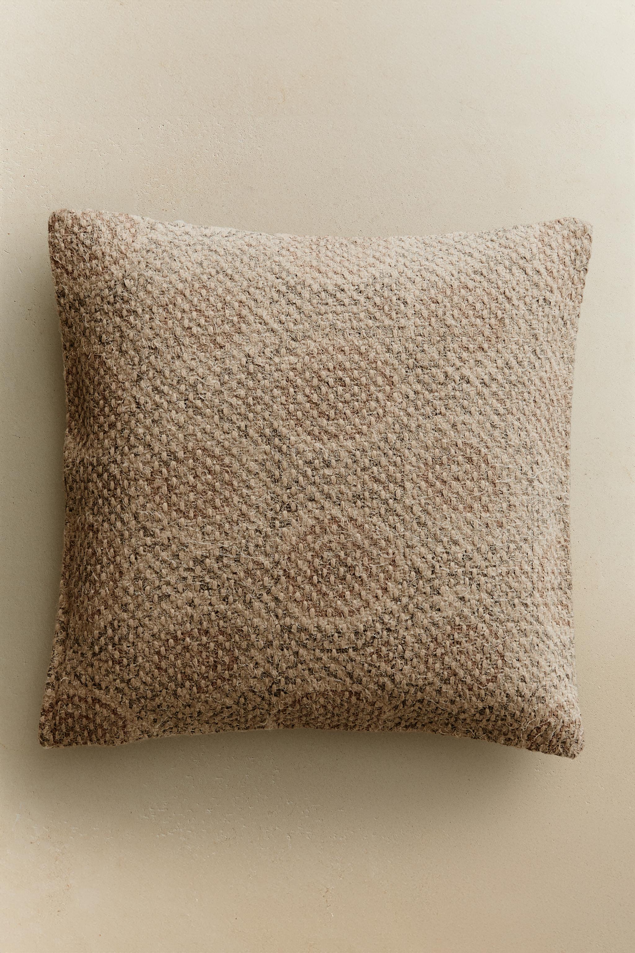 LINEN CUSHION COVER