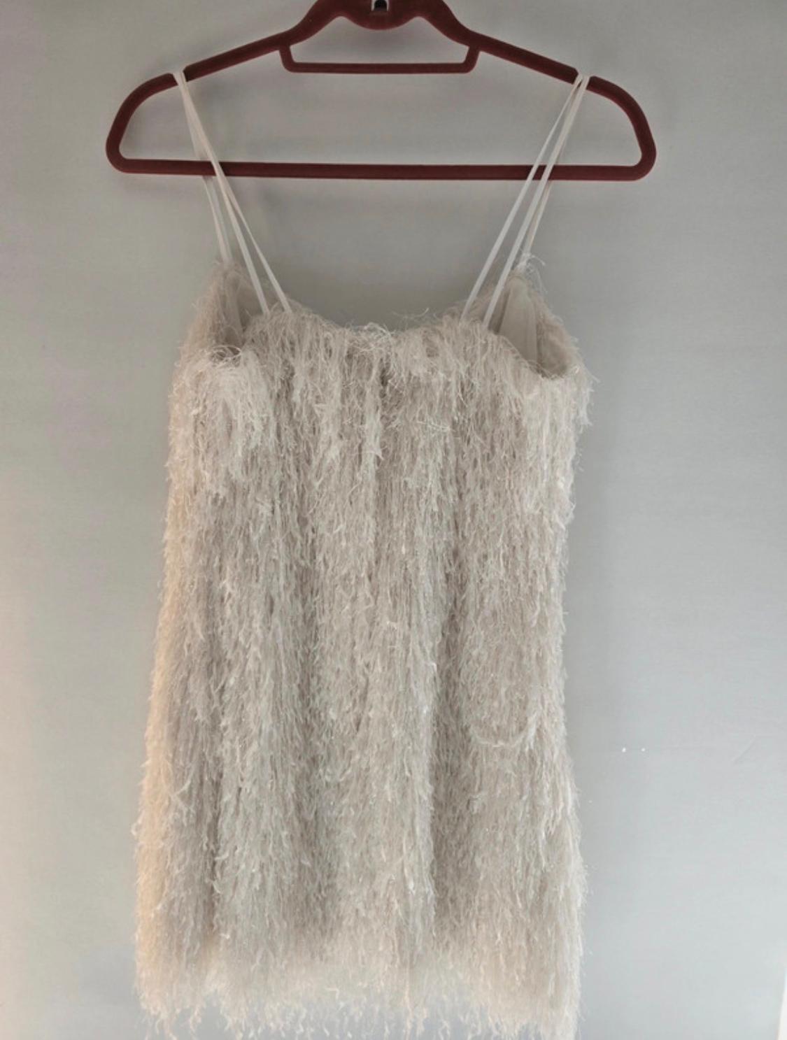 VESTIDO BLANCO CON FLECOS - Image 7
