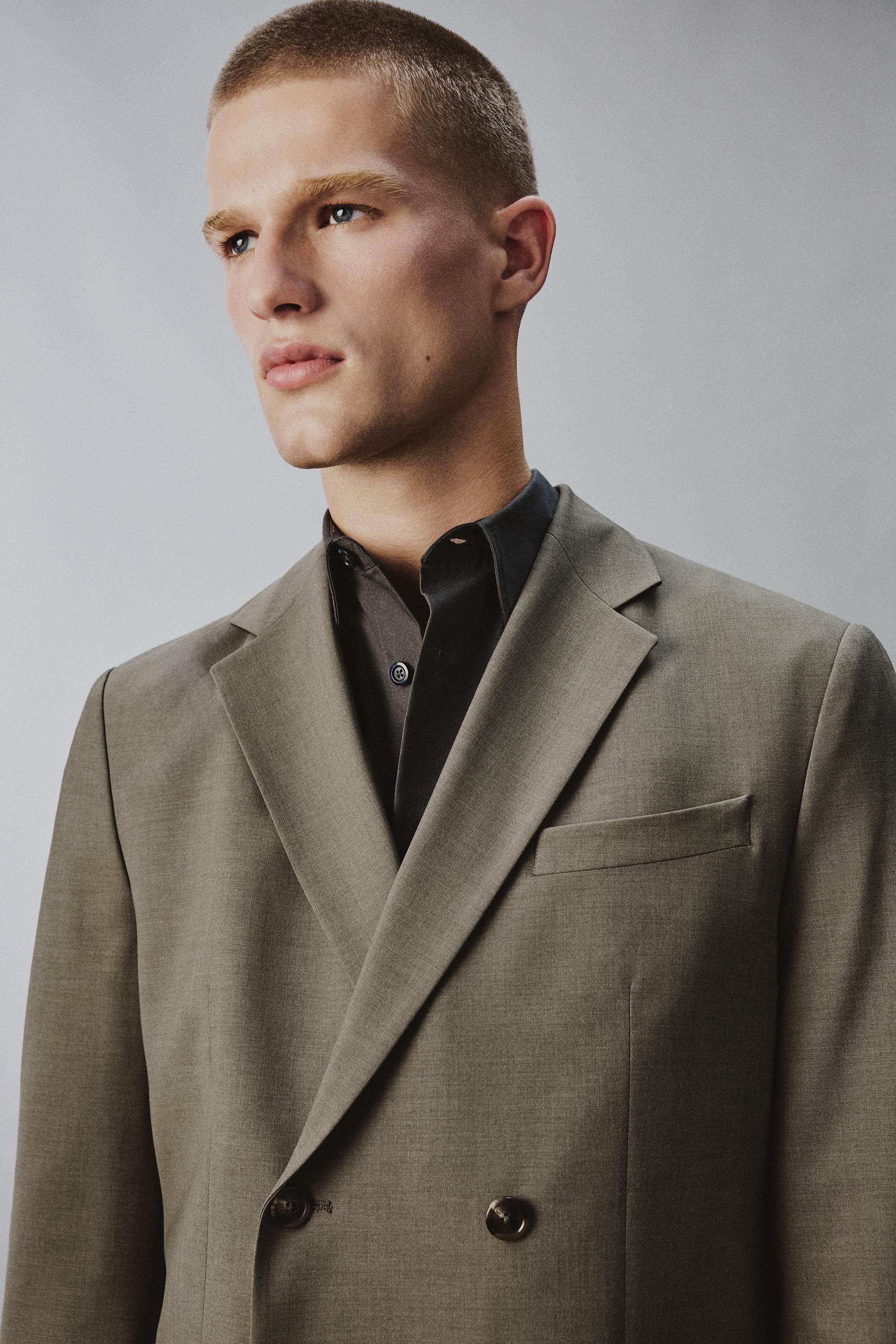 DOUBLE BREASTED SUIT JACKET