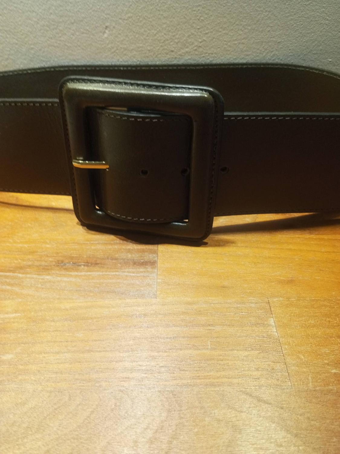 LEATHER BELT WITH LINED BUCKLE - Image 2