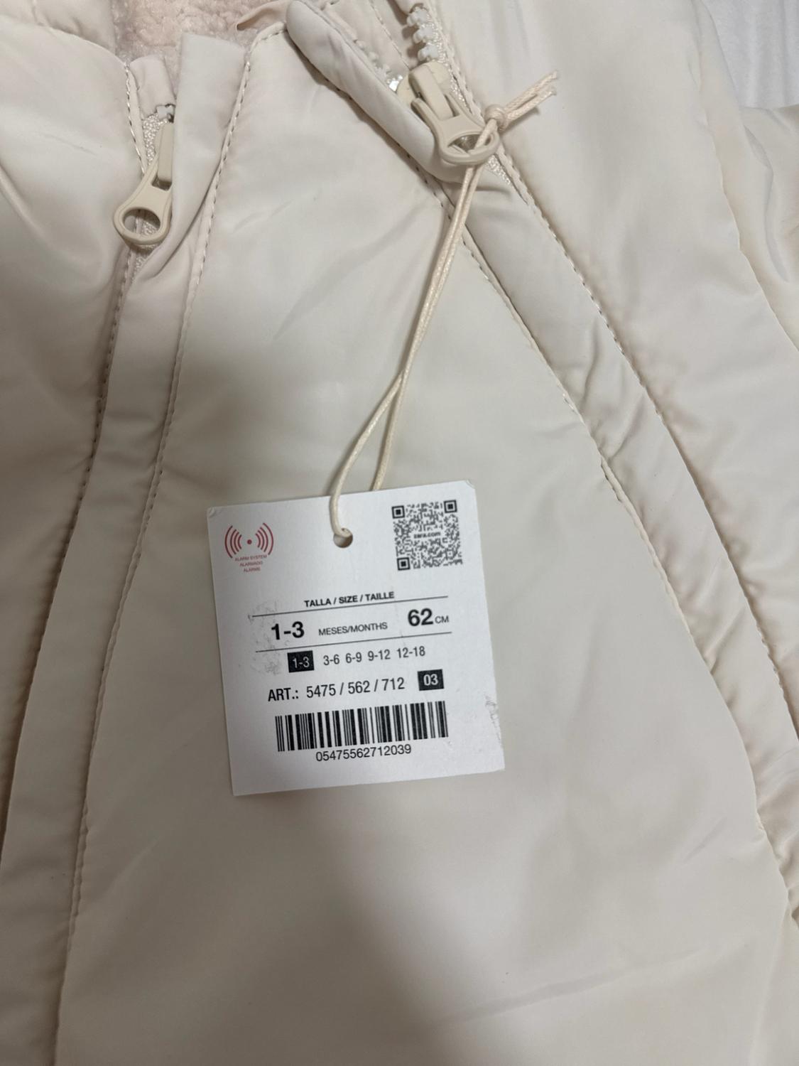 Quilted zip jacket with label: SIZE / TALLA / TAILLE 1-3 MONTHS/MESES 62 CM ART.: 5475 / 562 / 712 03 05475562712039