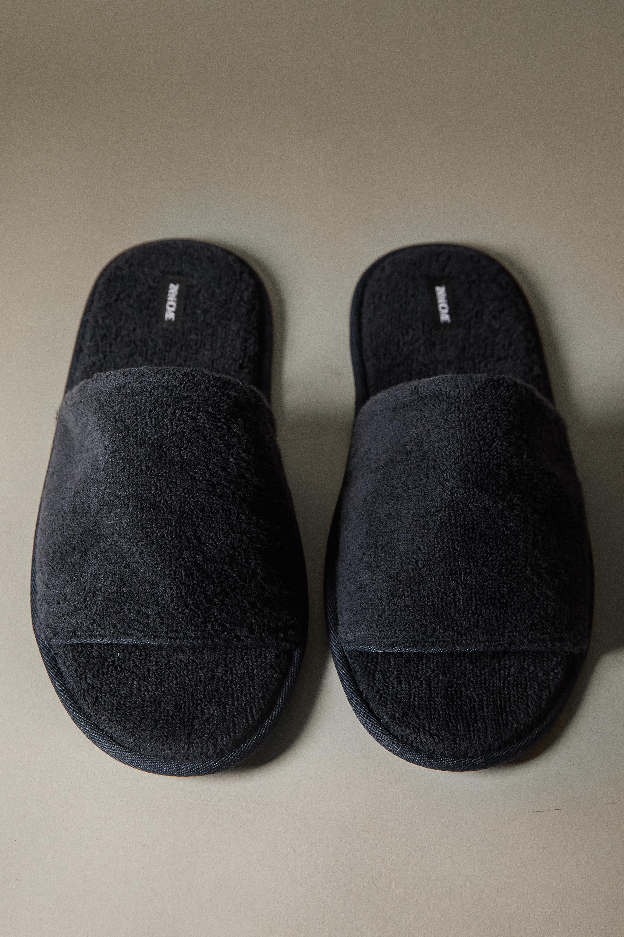 OPEN TERRYCLOTH BATHROOM SLIPPERS