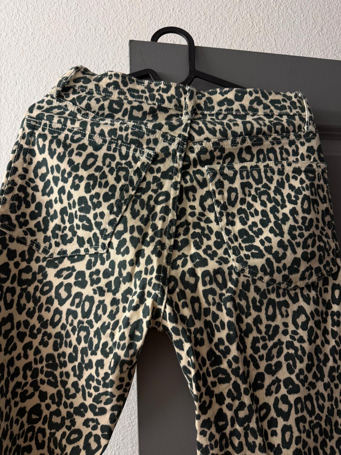 JEANS ZW COLLECTION BOOTCUT TIRO ALTO CROPPED ESTAMPADO ANIMAL - Image 5