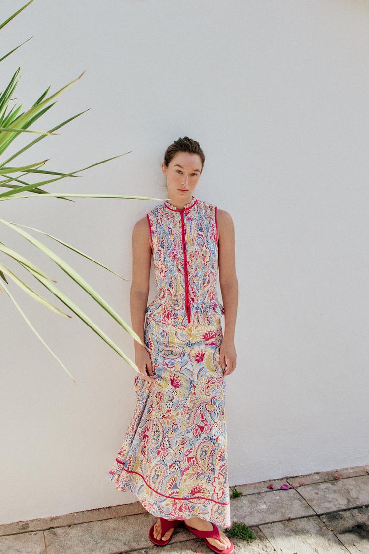 FALDA MIDI CON BORDADO CALADO ESTAMPADO 5