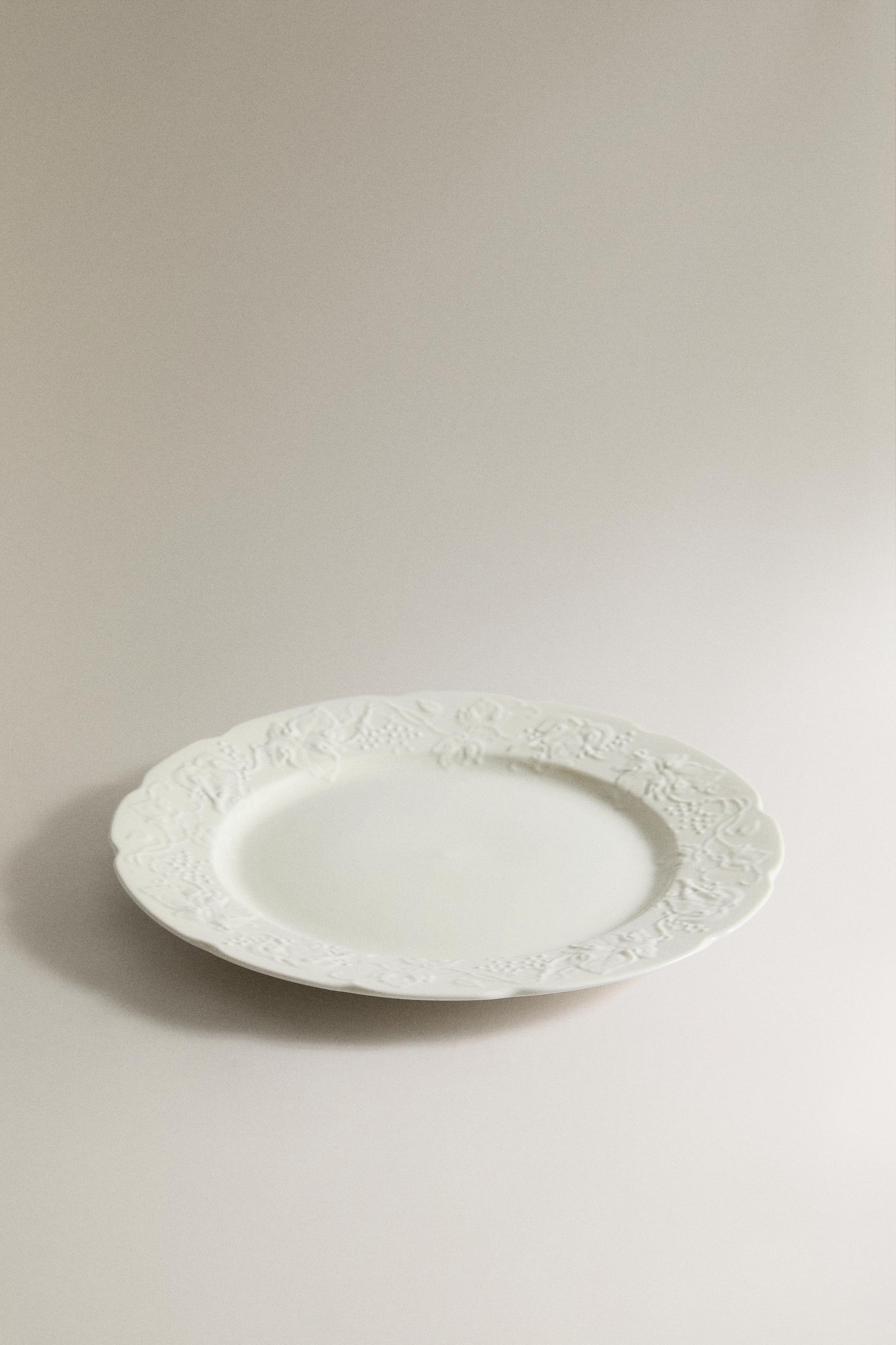 GRAPE PORCELAIN DINNER DISH — Cream
