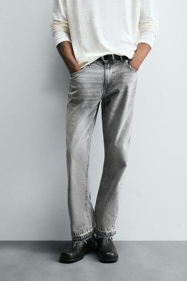 JEANS FLARE FIT - رمادي الخاص بـ Zara