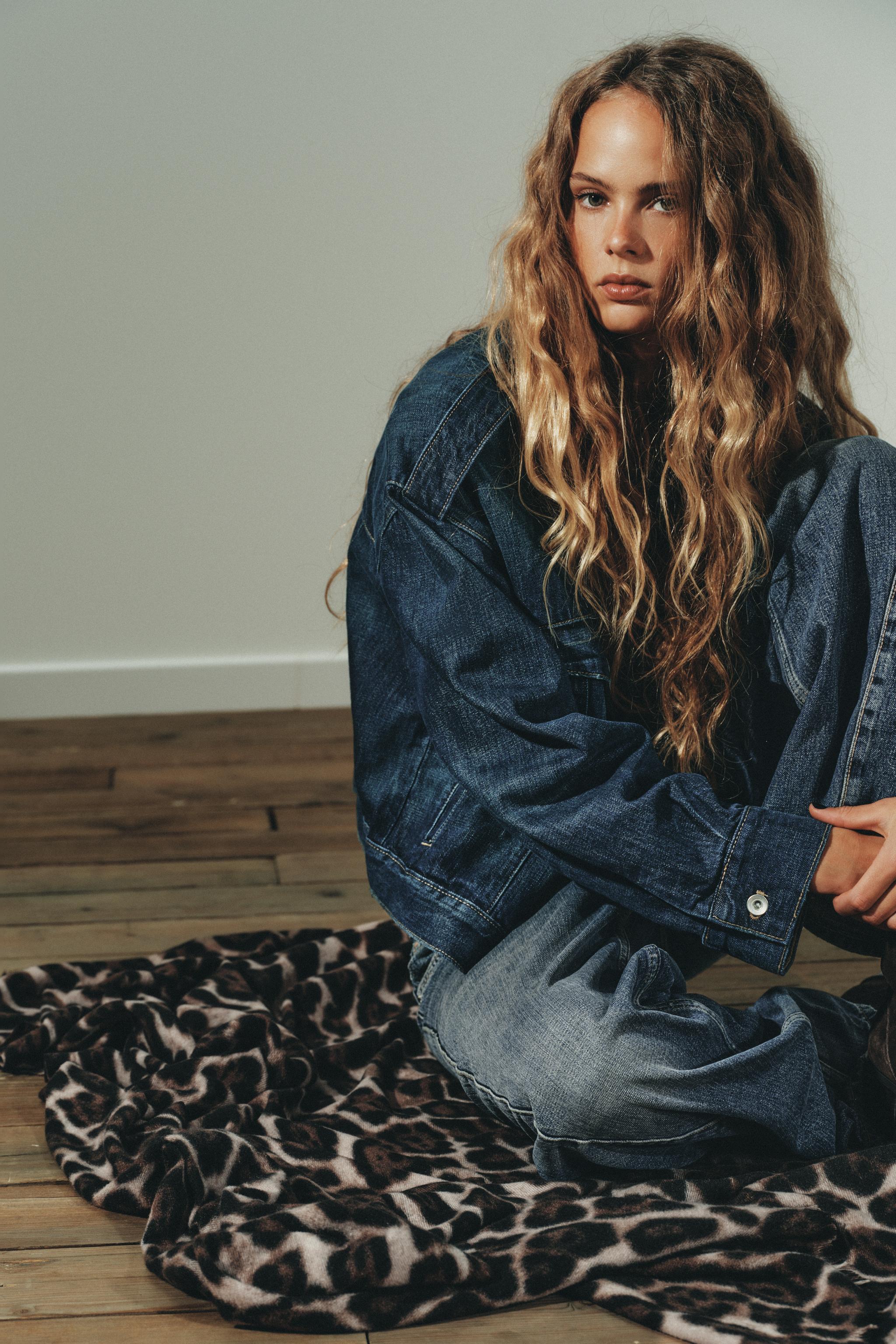 アニマル柄プリントスカーフ - ヒョウ柄/グレー | ZARA Japan / 日本