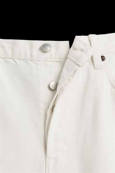 Zara STRAIGHT FIT DENIM SHORTS - White