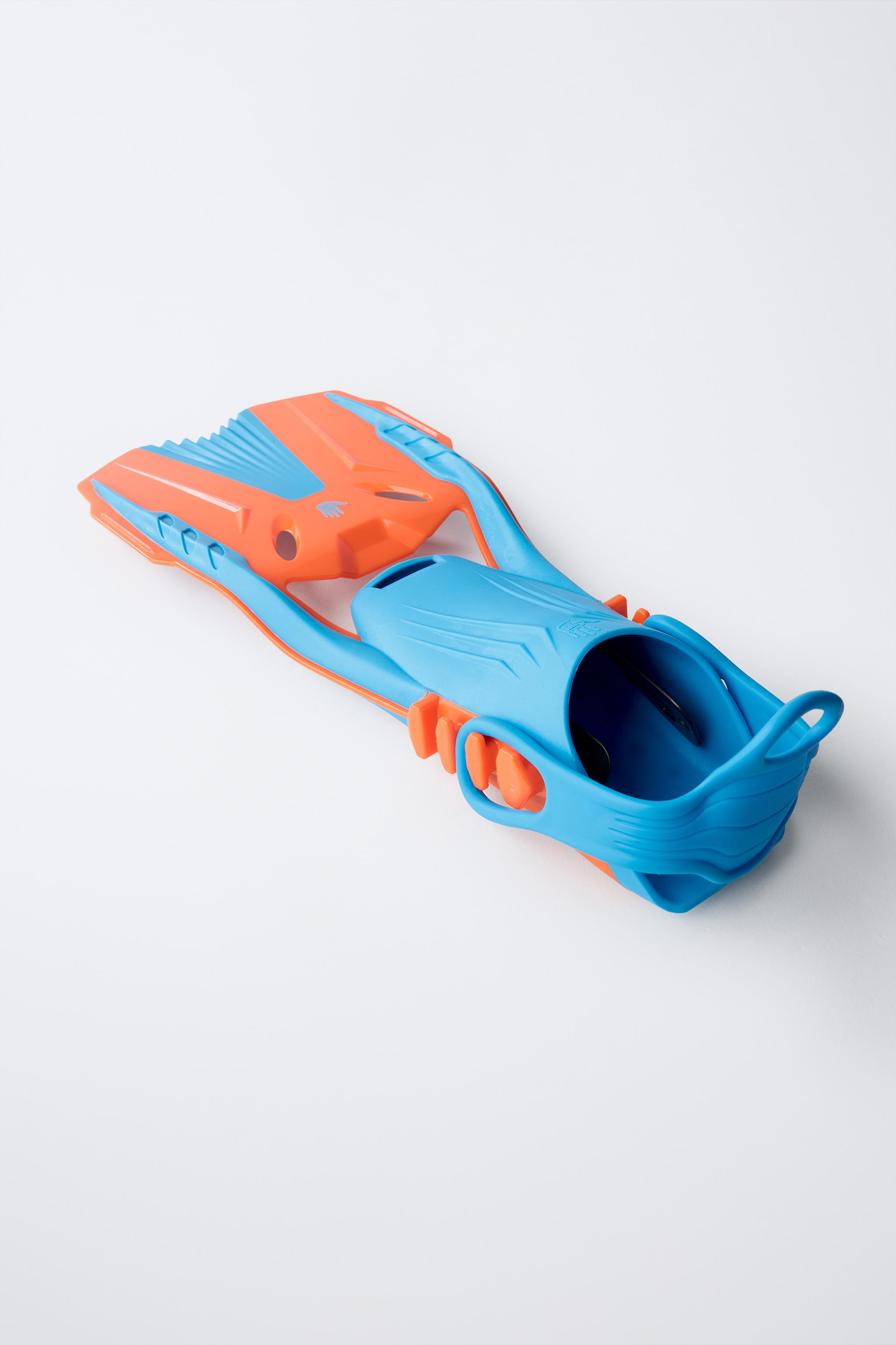 ÉQUIPEMENT DE SNORKEL ET PALMES ZARA X BODY GLOVE ©