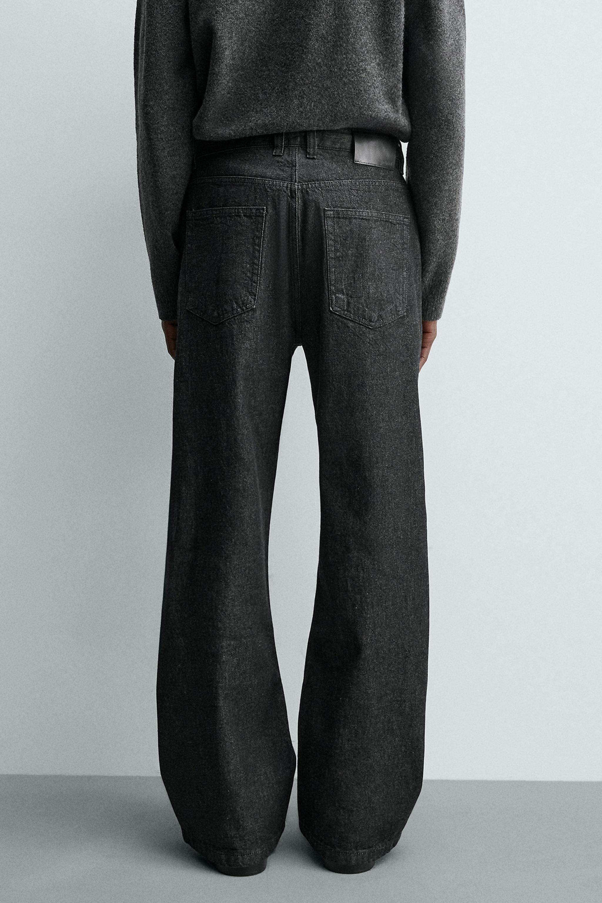 RELAXED FLARE FIT JEANS