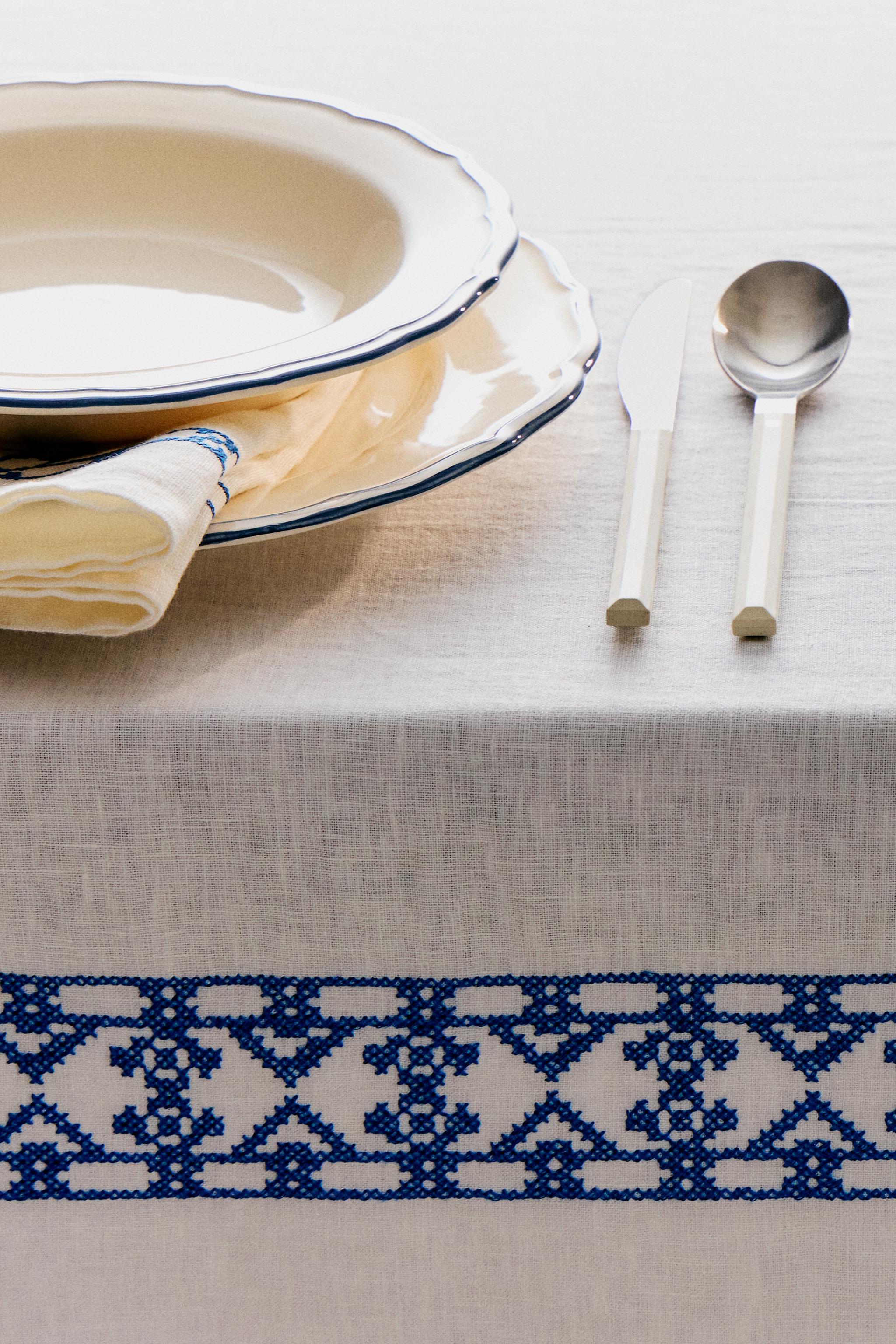 GEOMETRIC EMBROIDERED LINEN TABLECLOTH