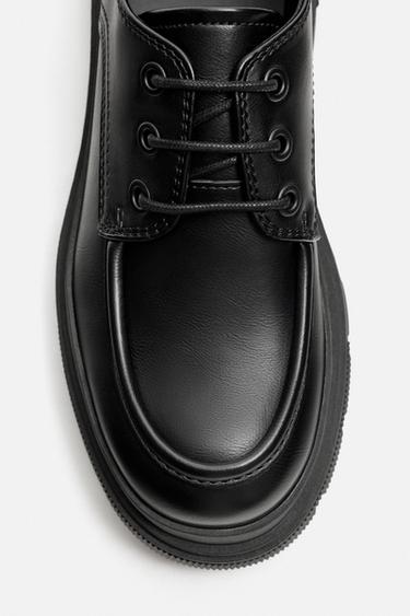 CHAUSSURES À BORDURE ET VOLUME - Noir de Zara - Image 2