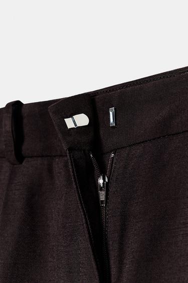 PANTALON À PINCES ET CEINTURE - Marron foncé de Zara - Image 7
