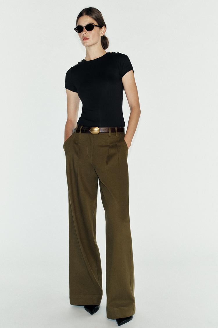 RIBBED BUTTON TOP