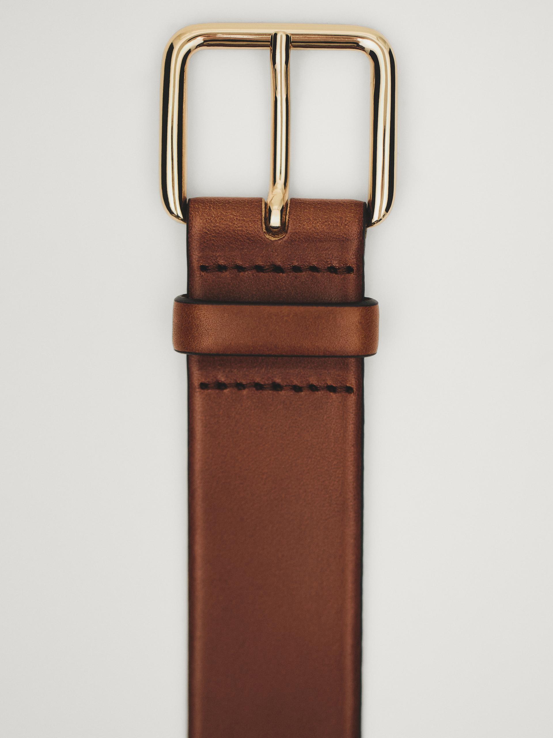 Leatherbeltwithsquarebuckle