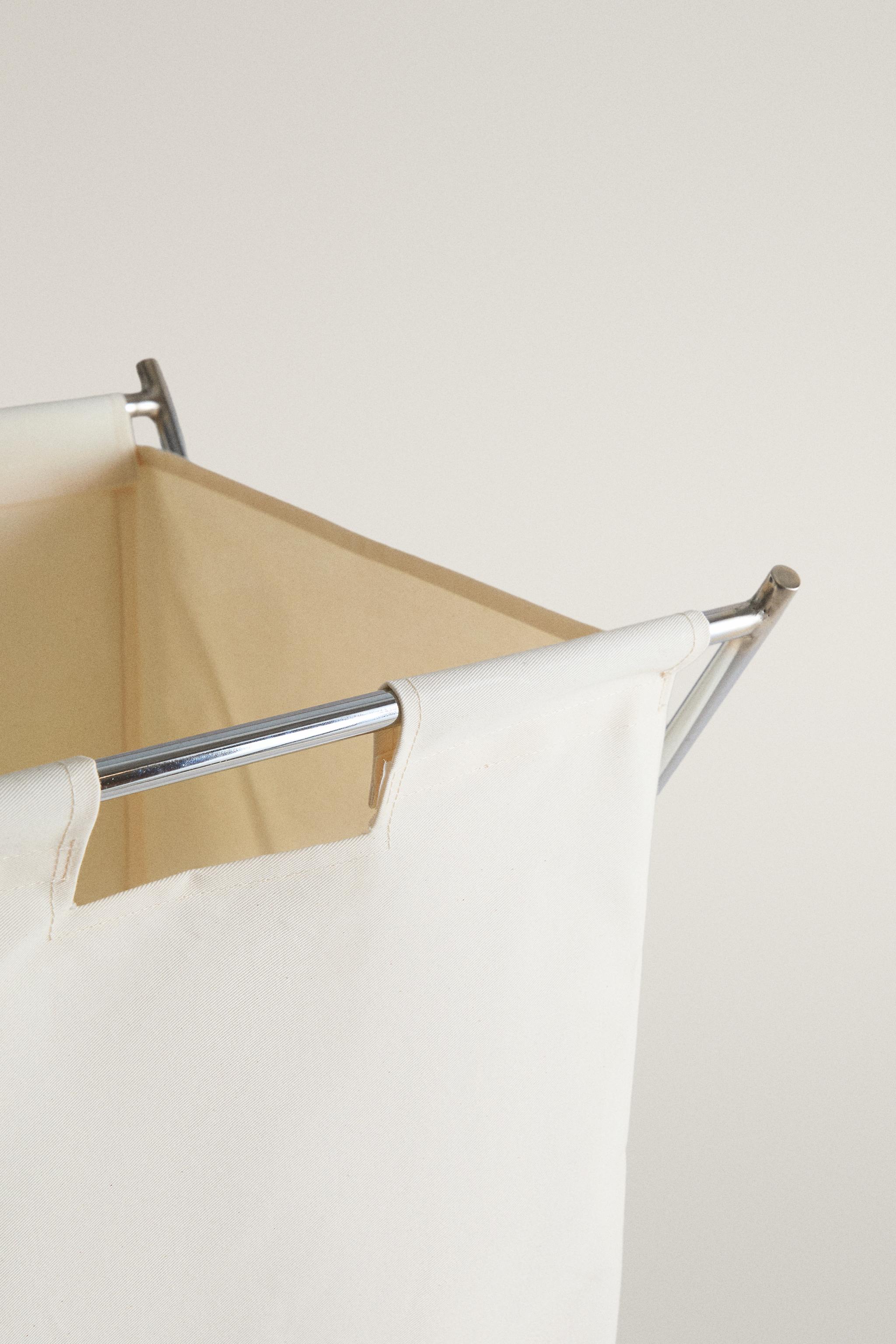 ROLLING LAUNDRY BASKET