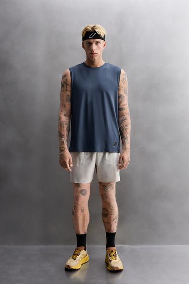 DÉBARDEUR TANK TECHNIQUE - Bleu marine de Zara