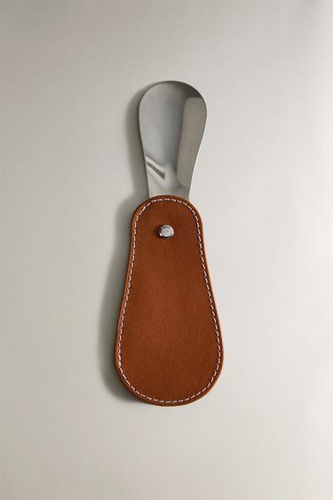 LEATHER TRAVEL SHOEHORN - Mid-camel by Zara - Image 0