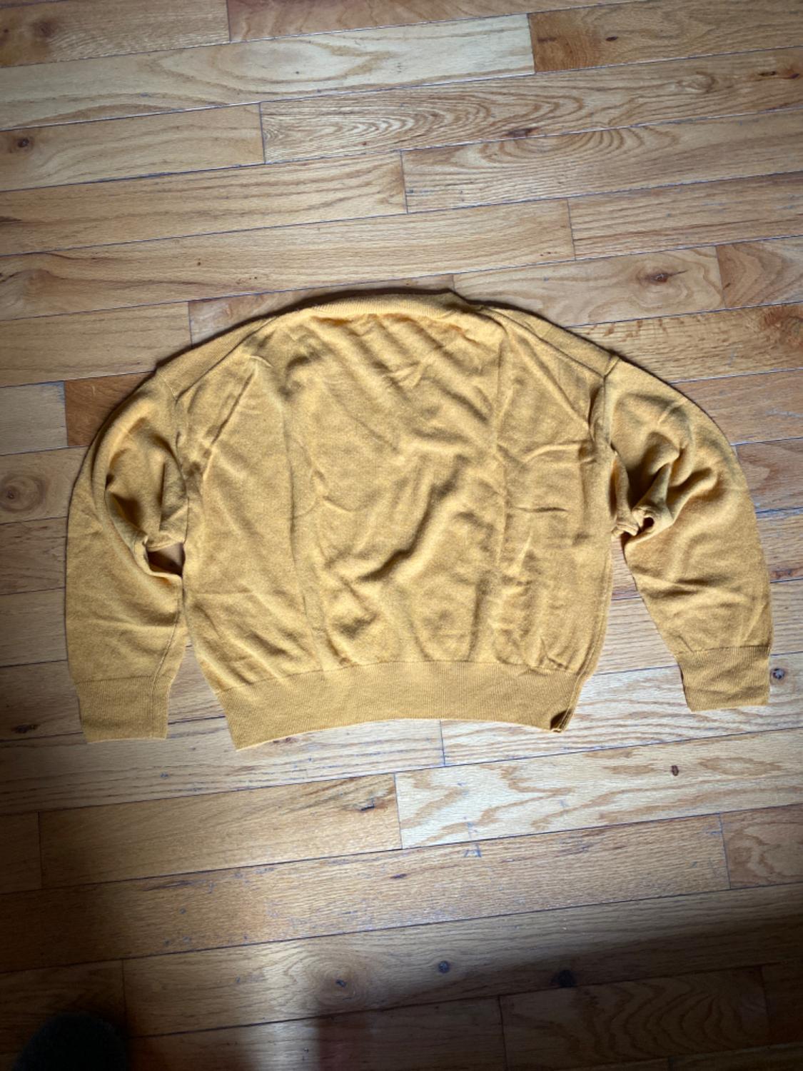 BASIC V-NECK KNIT SWEATER - Image 2
