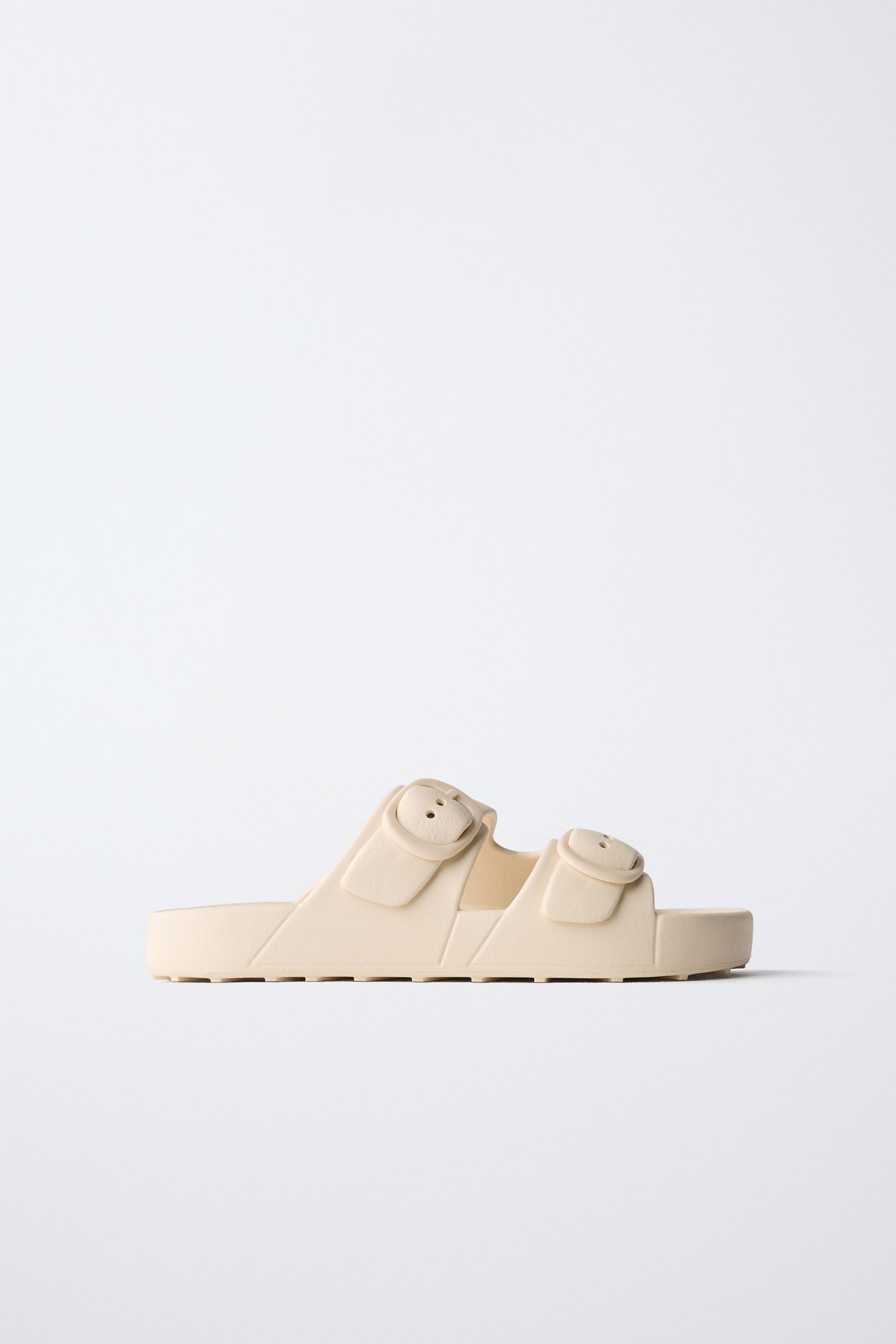 RUBBERIZED BUCKLED SANDALS