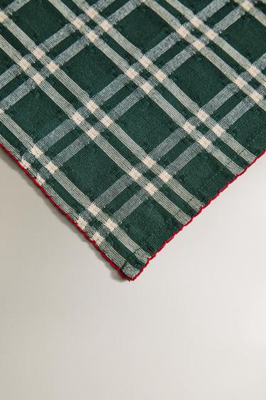PACK OF DYED CHRISTMAS NAPKINS (PACK OF 2) - Green by Zara - Image 2