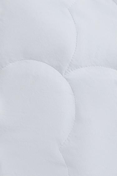PADDED MATTRESS PROTECTOR - White by Zara