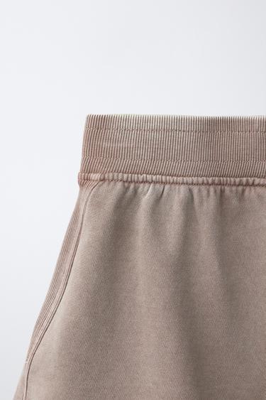 BERMUDA DE JOGGING EFFET DÉLAVÉ - Rouge orangé de Zara - Image 3