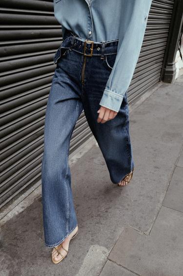 JEANS WID LEG بحزام وشدة على الخصر - أزرق وسط by Zara