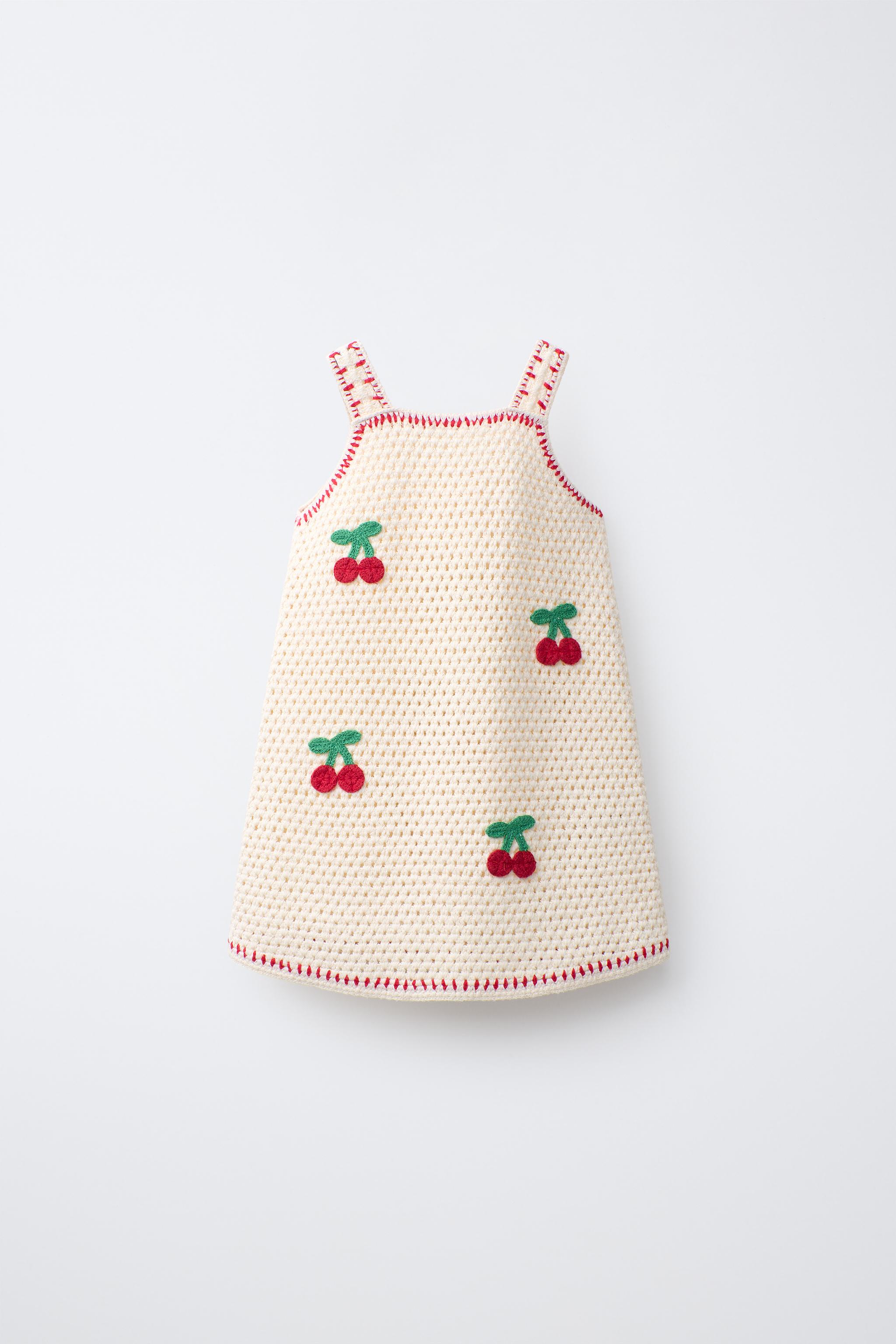 CFCL ニット　ワンピース　ストライプ　ベージュ　赤　F チェリークロシェニットワンピース - エクリュ/ レッド | ZARA Japan