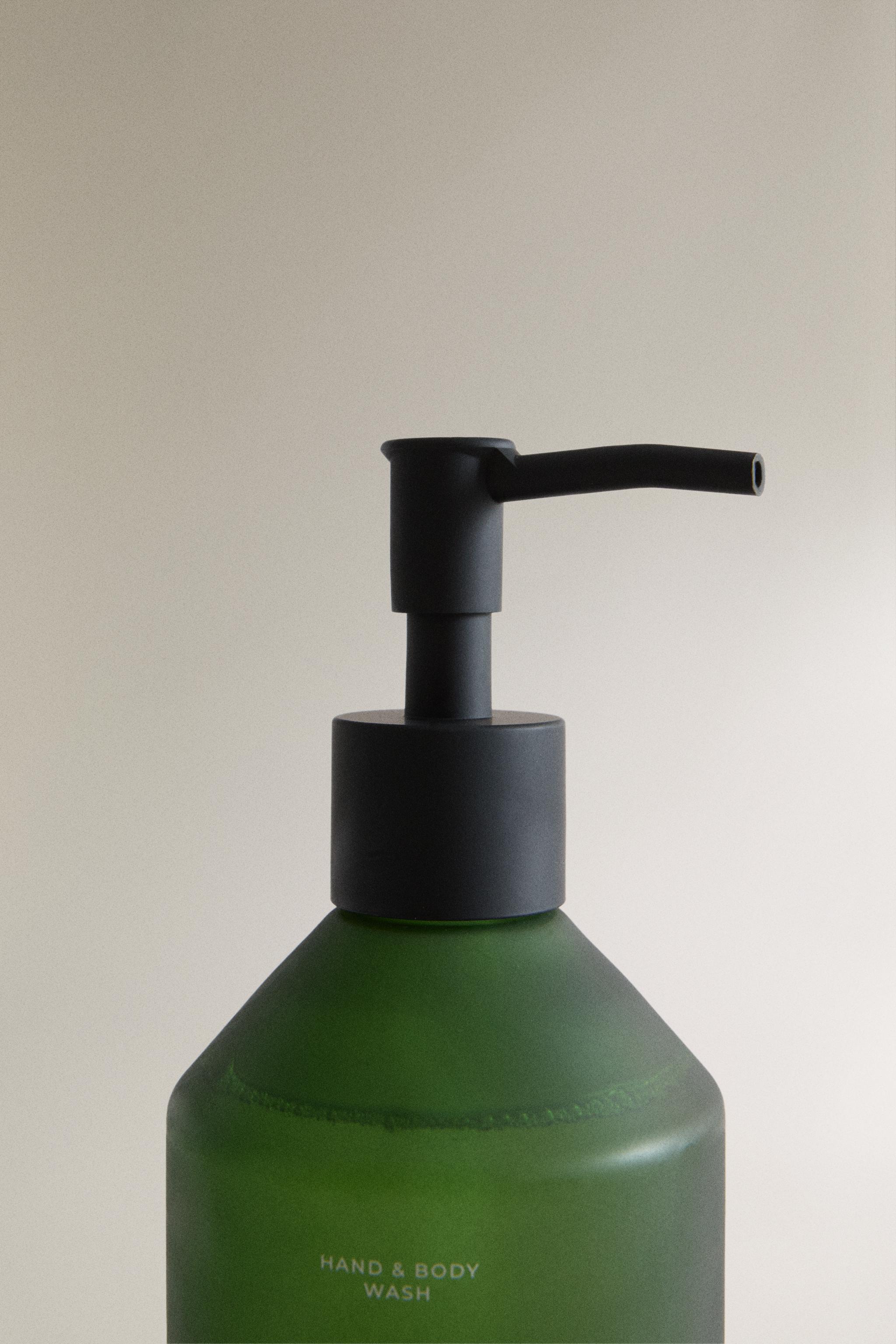 (16.91 oz) VIBRANT WOOD LIQUID SOAP