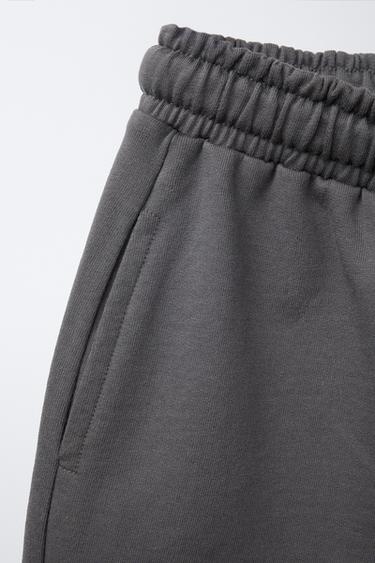 ENSEMBLE T-SHIRT SANS MANCHES ET BERMUDA À INSCRIPTION - Gris anthracite de Zara - Image 6