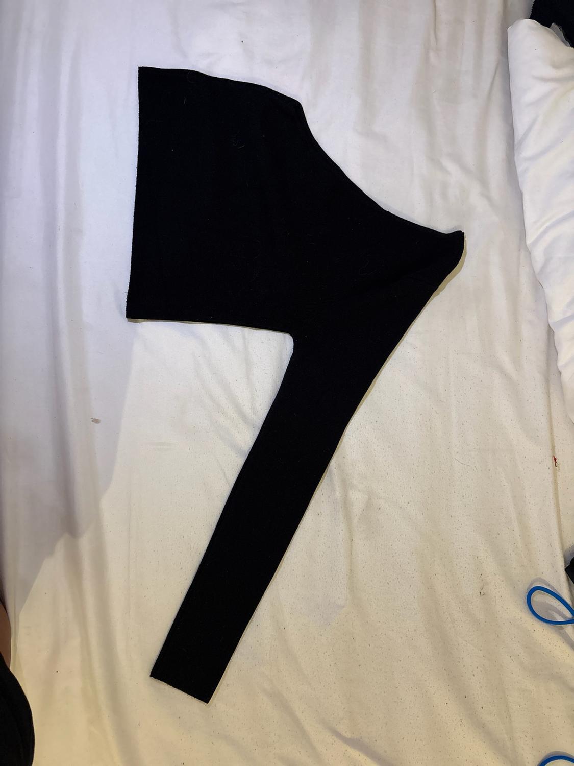 ASYMMETRIC KNIT TOP - Image 3