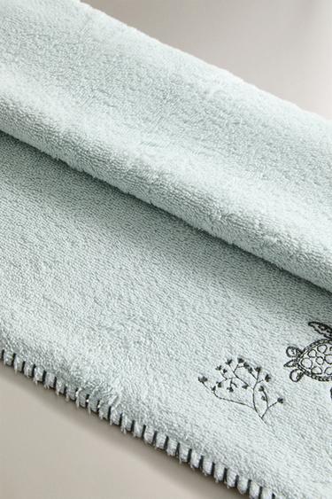 CHILDREN'S TROPICAL SEA BATH TOWEL - Light blue by Zara - Image 3
