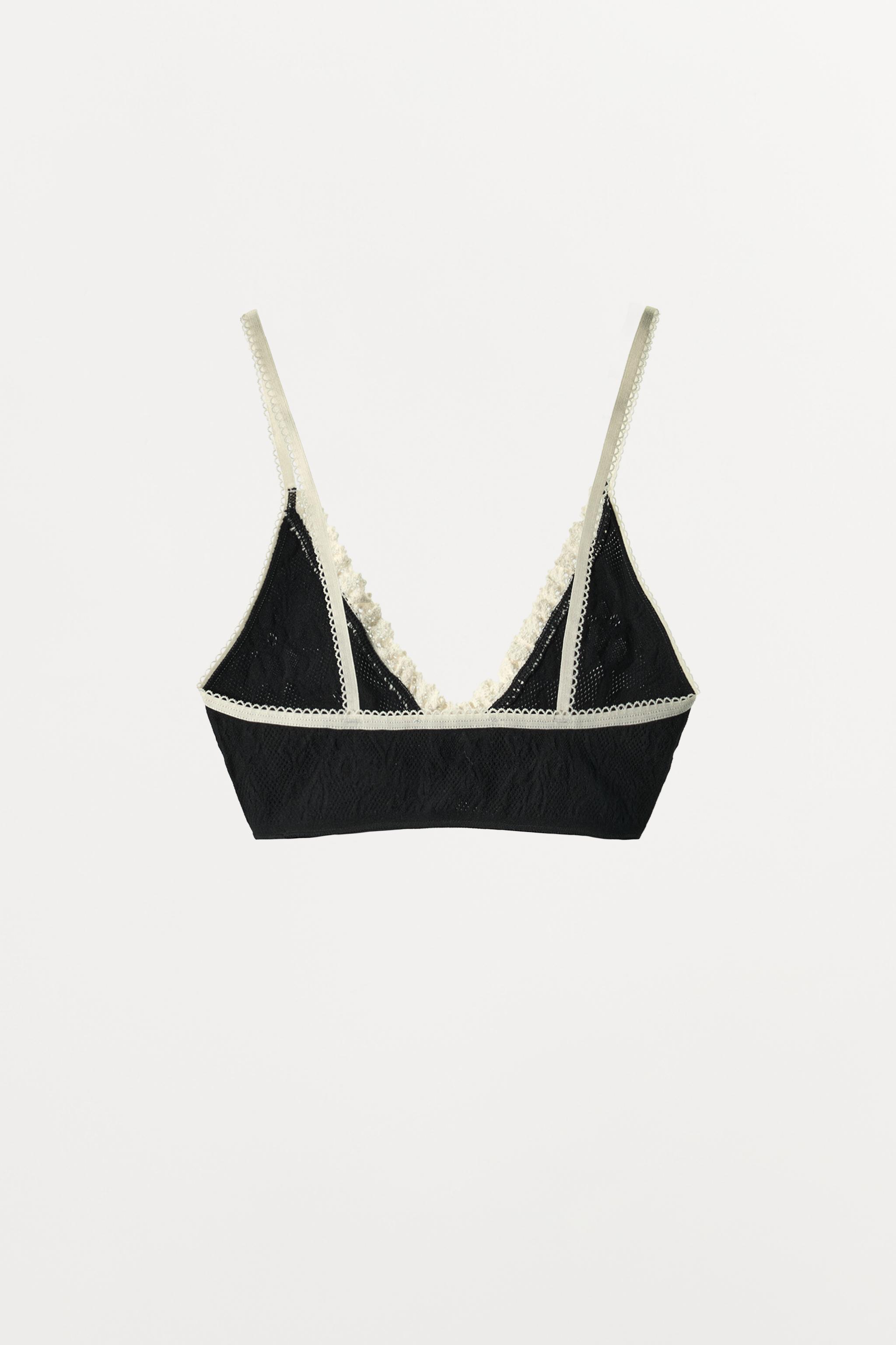 SEAMLESS LACE BRALETTE